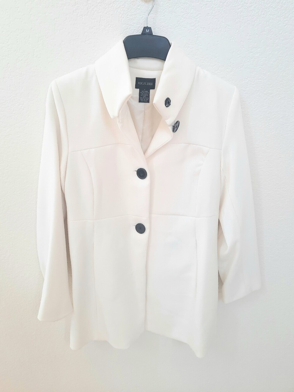 New! Focus 2000 Elegant Classy Winter Cream/White Lining Coat